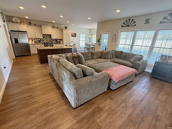3rd image of 1514 Willowbrook Dr