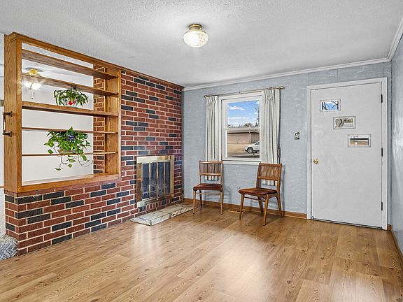 3rd image of 341 NE Monhollon Dr