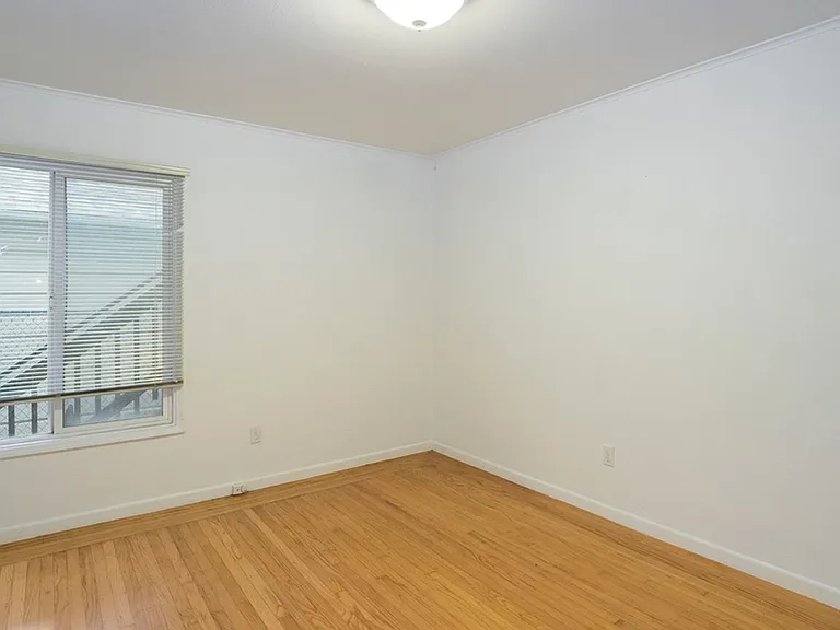 1570 Buena Vista Ave #1 — Photo 7