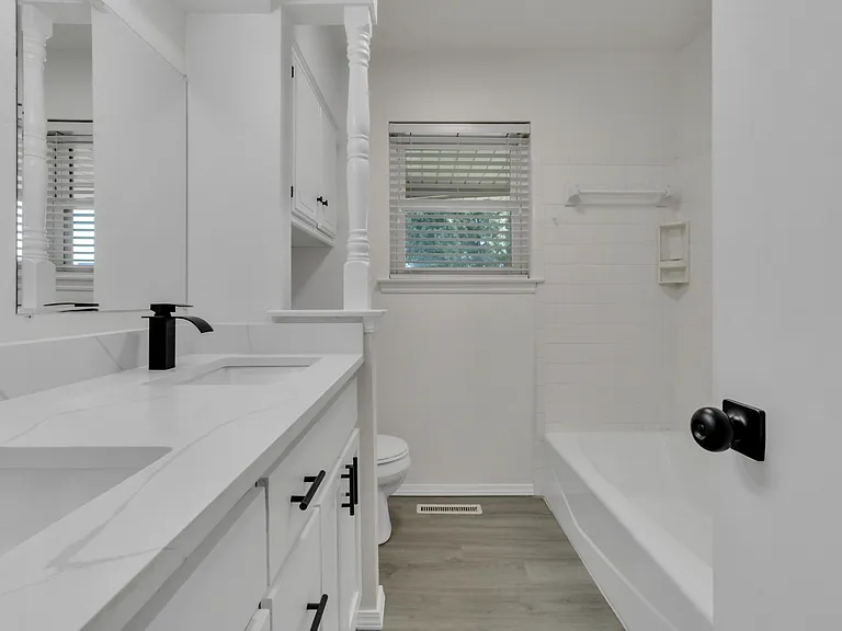 2319 E Robinson St — Photo 25
