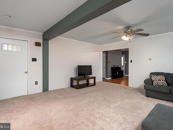 5th image of 5 Park Cir