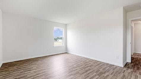 5th image of 605 Windsor Dr