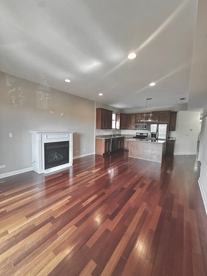 3 bed, 1300 sqft, $2,550 — Photo 3