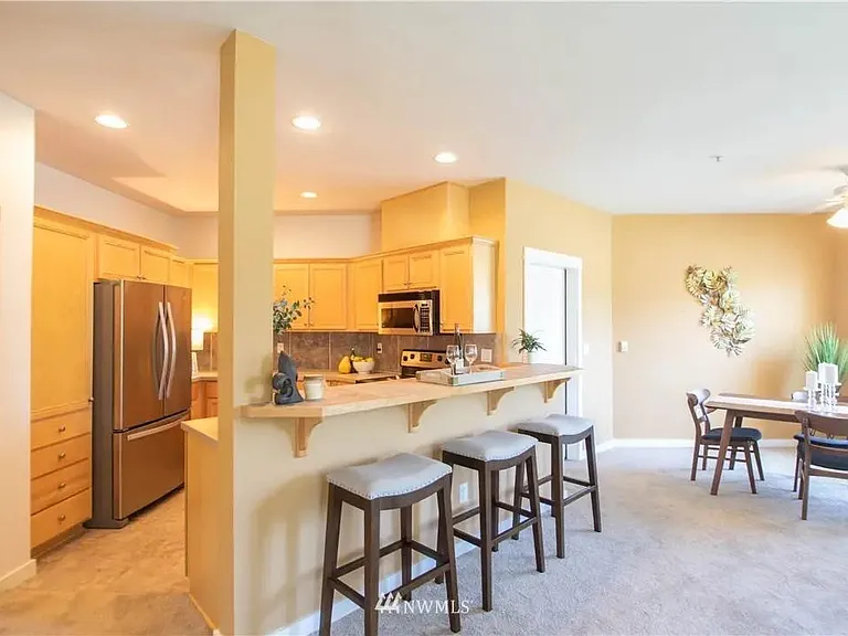 22615 NE Alder Crest Dr #102 — Photo 4