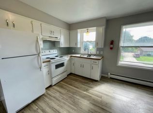 Amazing 2 Bed/1 Bath upstairs apartment in the heart of Allendale!, Allendale, MI 49401