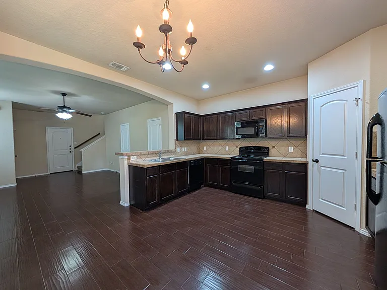 1028 Brown Rock Dr — Photo 15