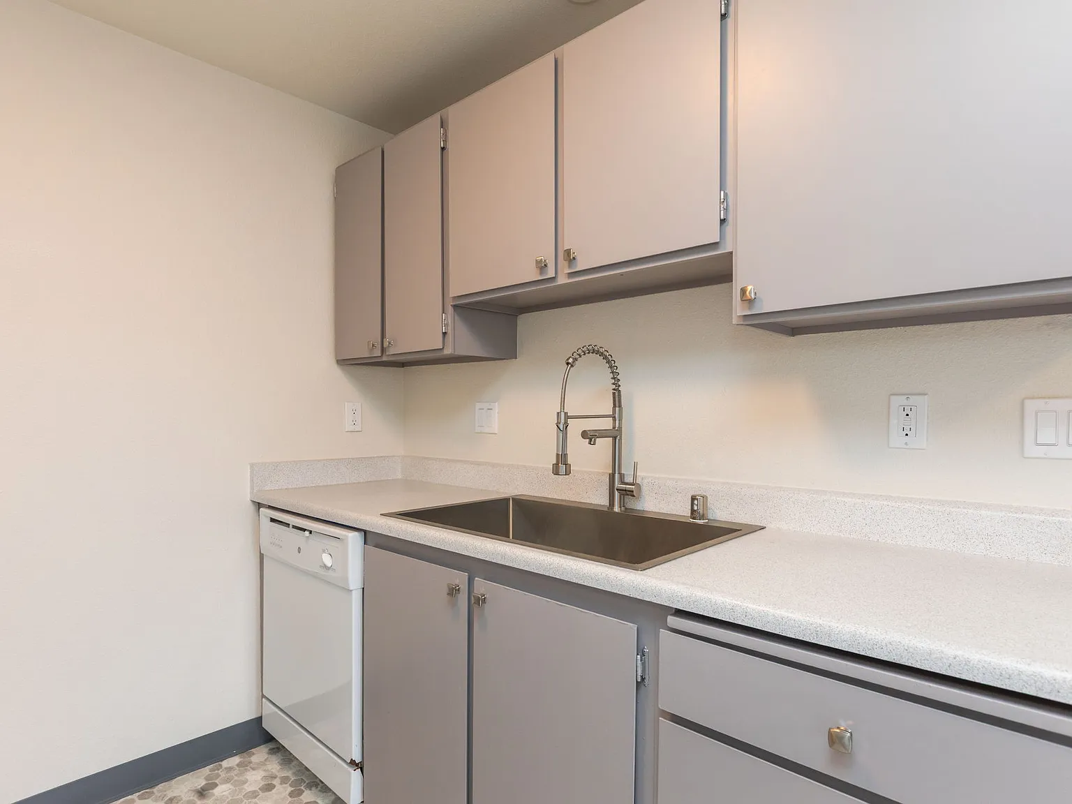 Fir Park Apartments — Photo 3