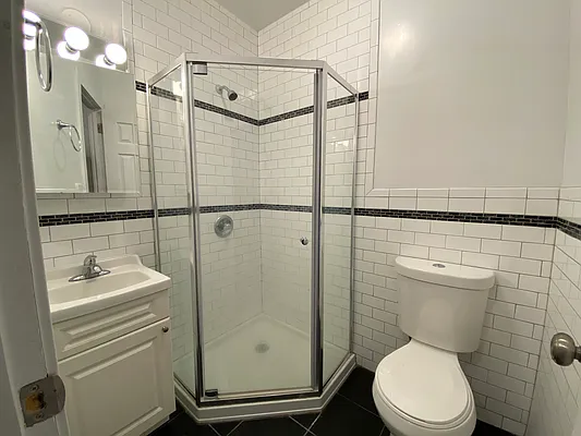 Rented by Bond New York | media 17