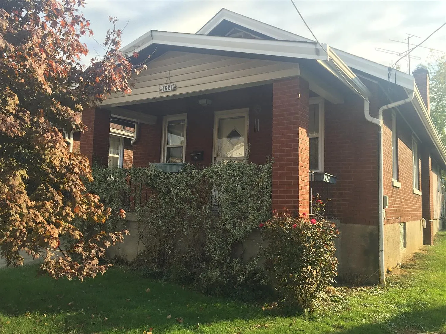 1621 Goodman Ave photo 1
