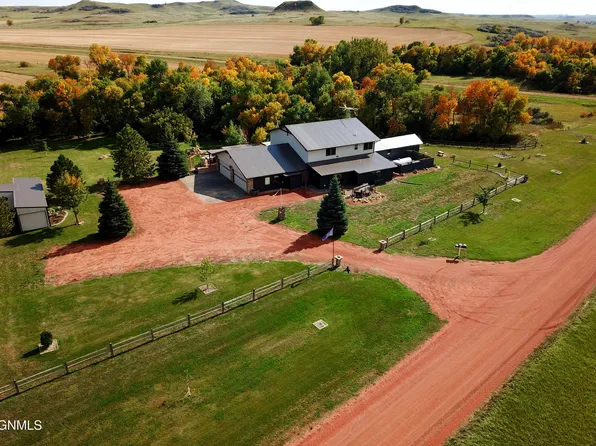 6044 41st St, Glen Ullin, ND 58631