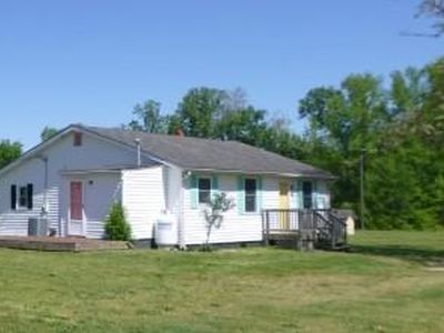 422 Syringa Rd, Topping, VA, 23169