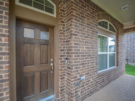 3rd image of 26610 Danbridge Hills Ln