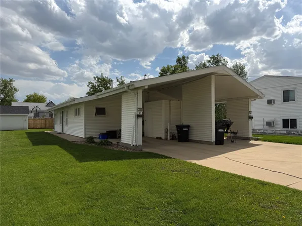 375-385 9th Ave, Marion, IA 52302