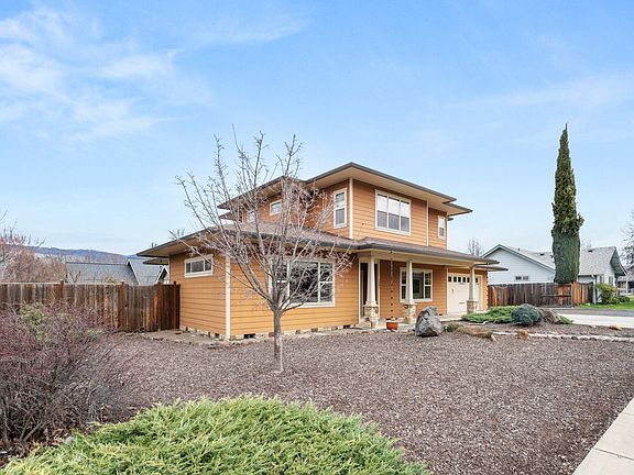 4th image of 1401 Lithia Way