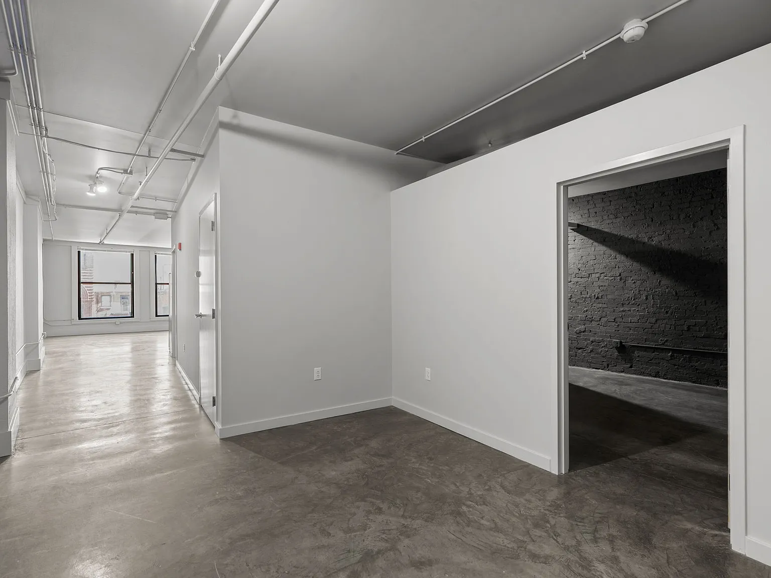 1006 Olive St — Photo 3