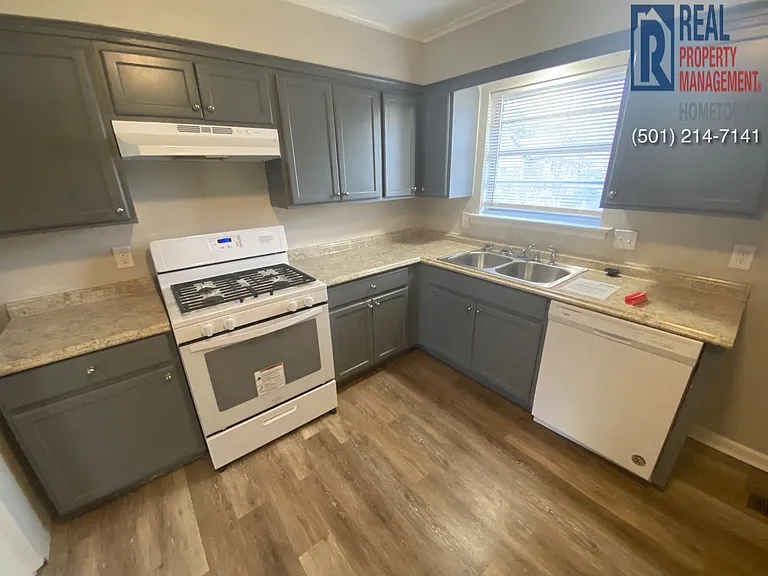 2214 Coors Dr — Photo 9