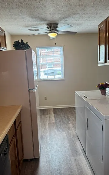 Kitchen & Dining Area