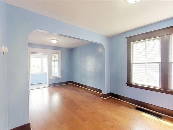 4th image of 490 Stockbridge Ave