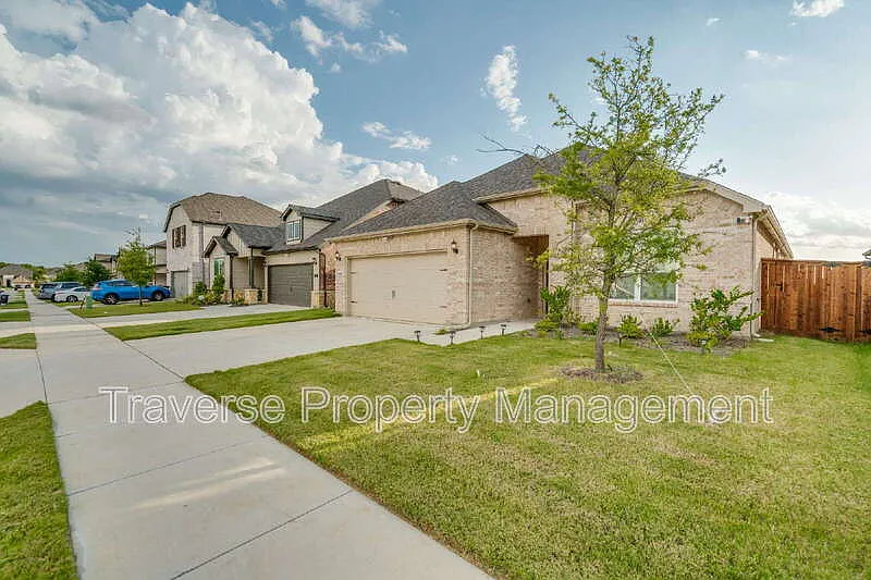 4 bed, 3.0 bath, 1973 sqft, $2,550 — Photo 3