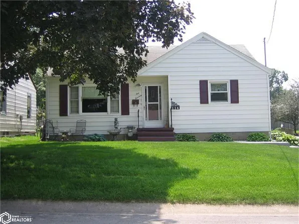 114 13th Ave E, Oskaloosa, IA 52577