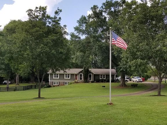 4th image of 305 Laurelwood Dr