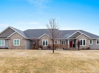 2875 Stone Creek Cir, Green Bay, WI 54313