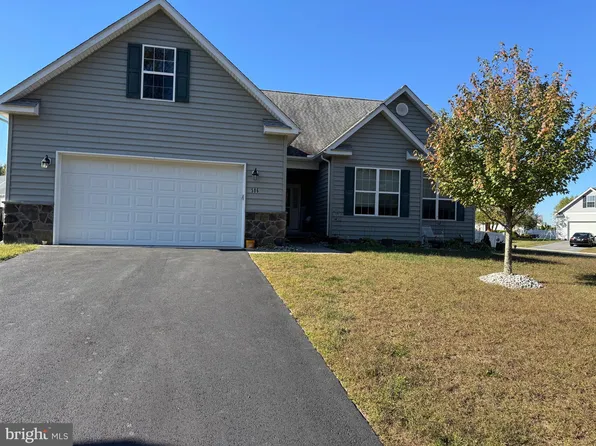 586 Tall Oak Dr, Felton, DE 19943