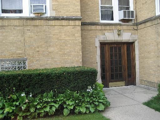 2nd image of 6511 N Mozart St #2B