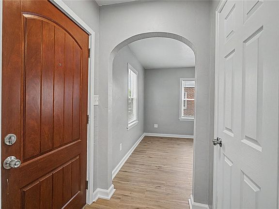 5th image of 1312 Canfield Ave