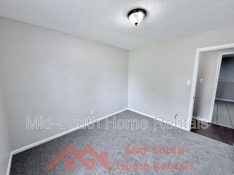 4147 Hallview Dr — Photo 15