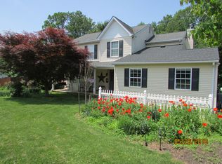 18 Long Acre Dr, Cream Ridge, NJ 08514