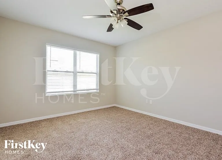 915 Freedom Blvd — Photo 12