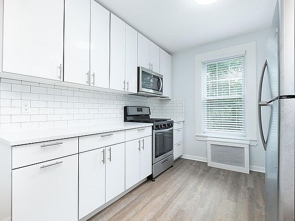 4th image of 62 2nd St #62A