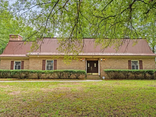 1106 Hickory Dr., Conway, SC 29527