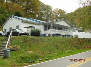 991 Gilbert Creek Rd, Baisden, WV 25608