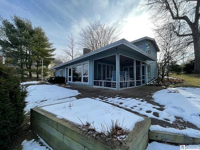 1st image of 98 N Lake Dr