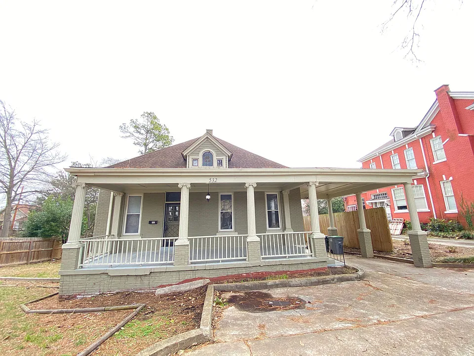 532 S McLean Blvd