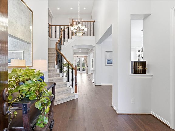 4th image of 11 Kayak Ridge Dr