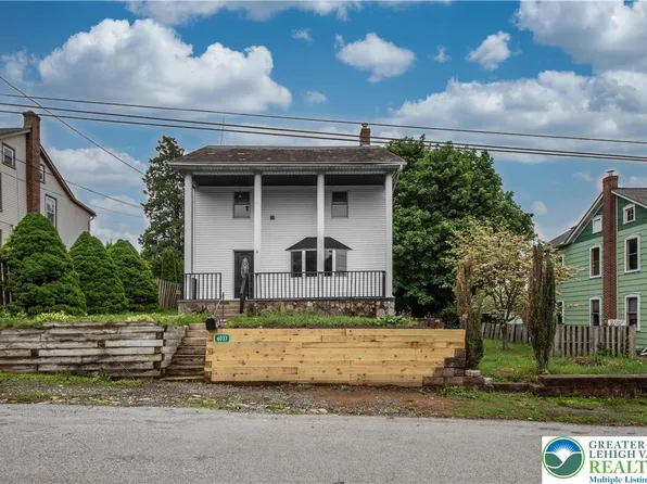 6033 Fountain Rd, Zionsville, PA 18092