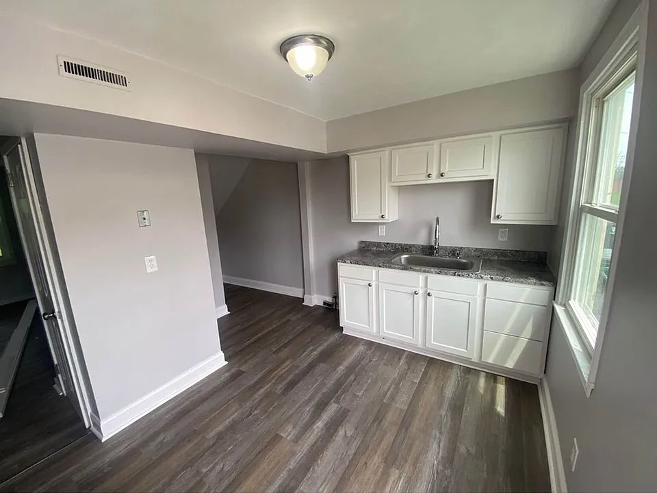 50-60 Longfellow Ct