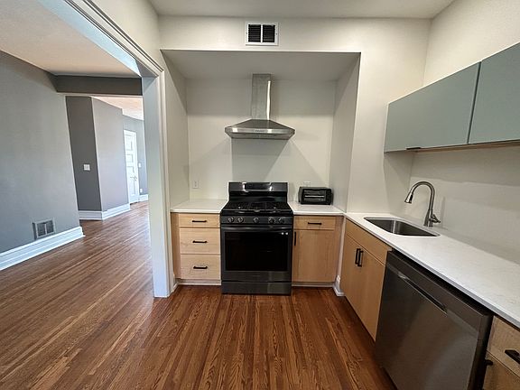 2nd image of 1093 Ellicott St #4