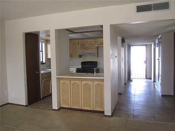 3rd image of 1739 Villa Santos Cir