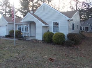 4 Swift Cir, Whiting, NJ 08759