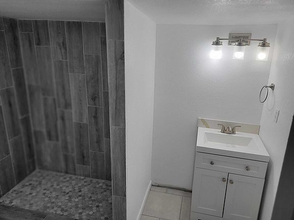 5th image of 1118 E Paisano Dr #A
