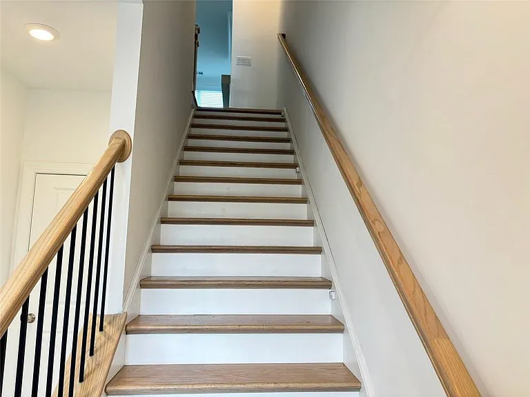 1343 Harvest Park Ln — Photo 6