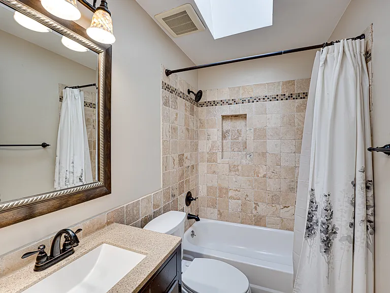 1633 Hilton Head Dr — Photo 21