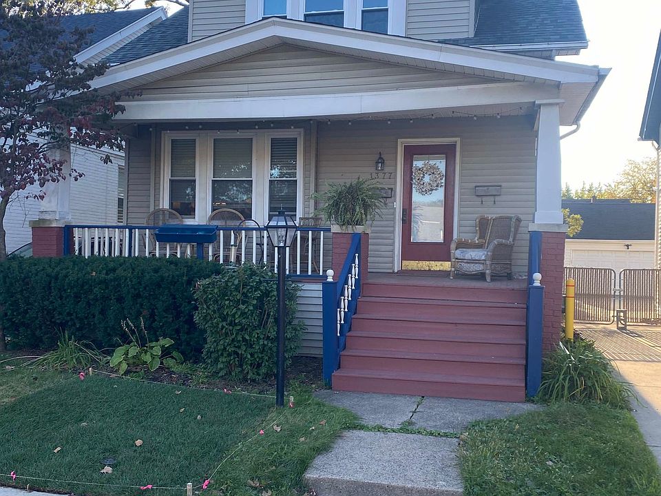 1st image of 1377 Beaconsfield Ave #1