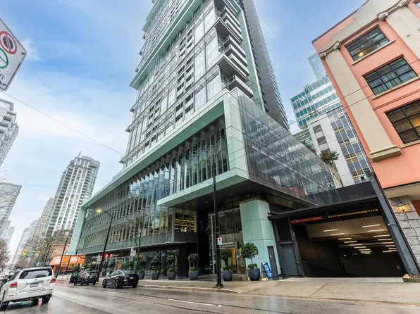 777 Richards St #2011, Vancouver, BC V6B 0M6