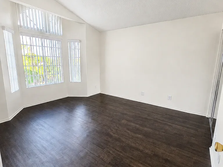 1133 Mira Mar Ave — Photo 11