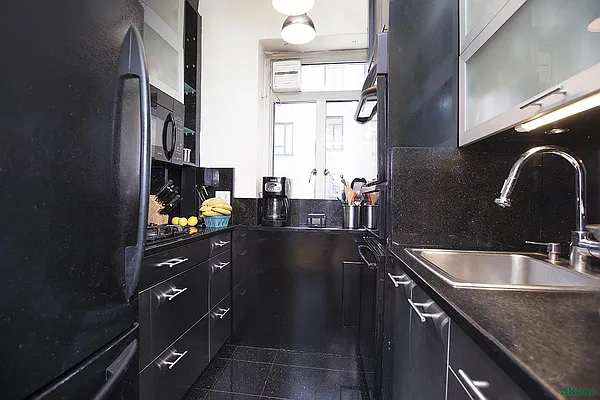 Sold by Akam Sales and Brokerage | media 18